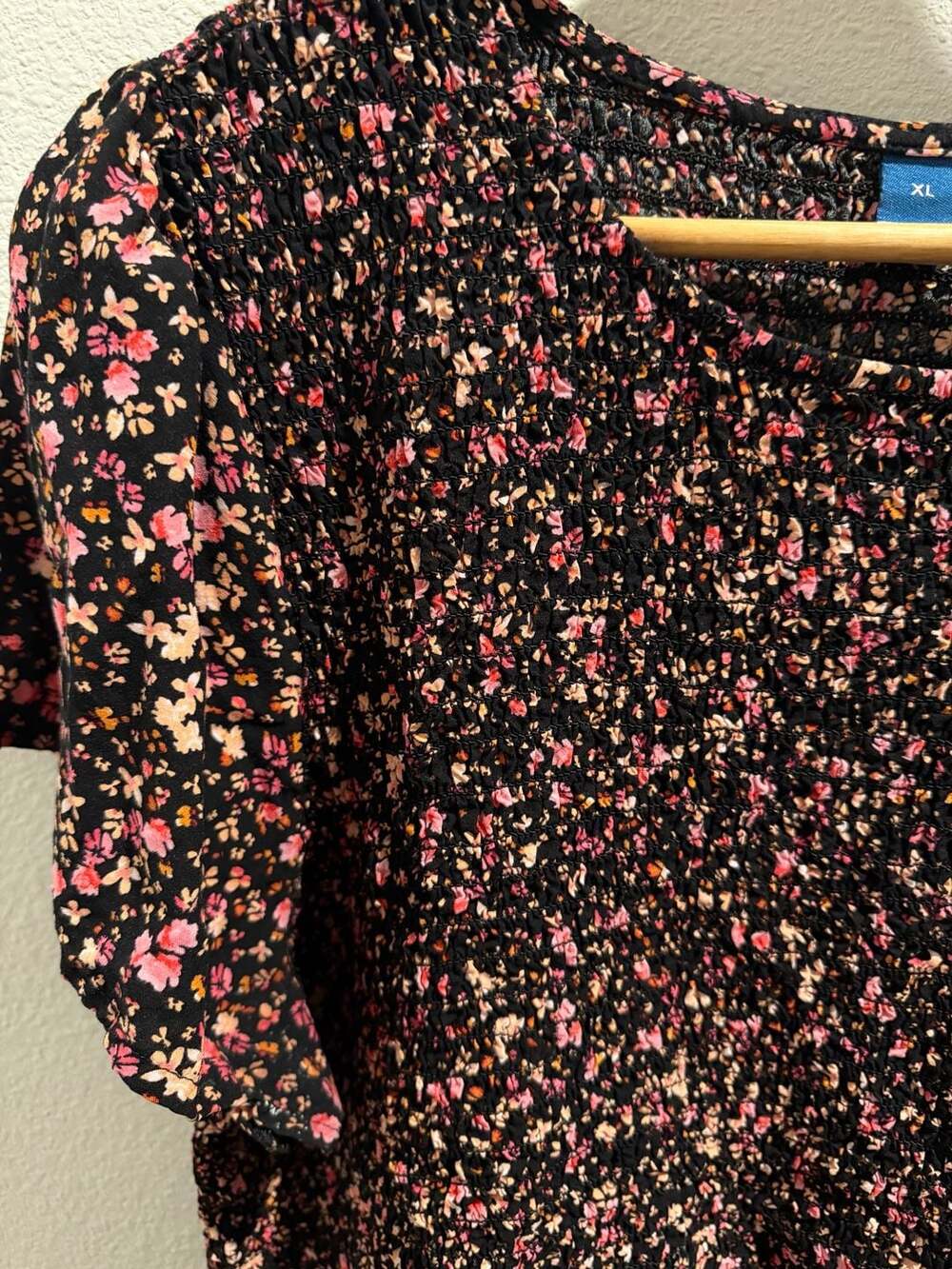 Old Navy Smocked Floral Peplum Flutter-Sleeve Top - Picture 2 of 4